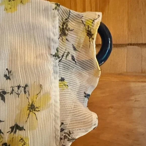 Banana Republic White Flutter Sleeve Blouse - Picture 4 of 5